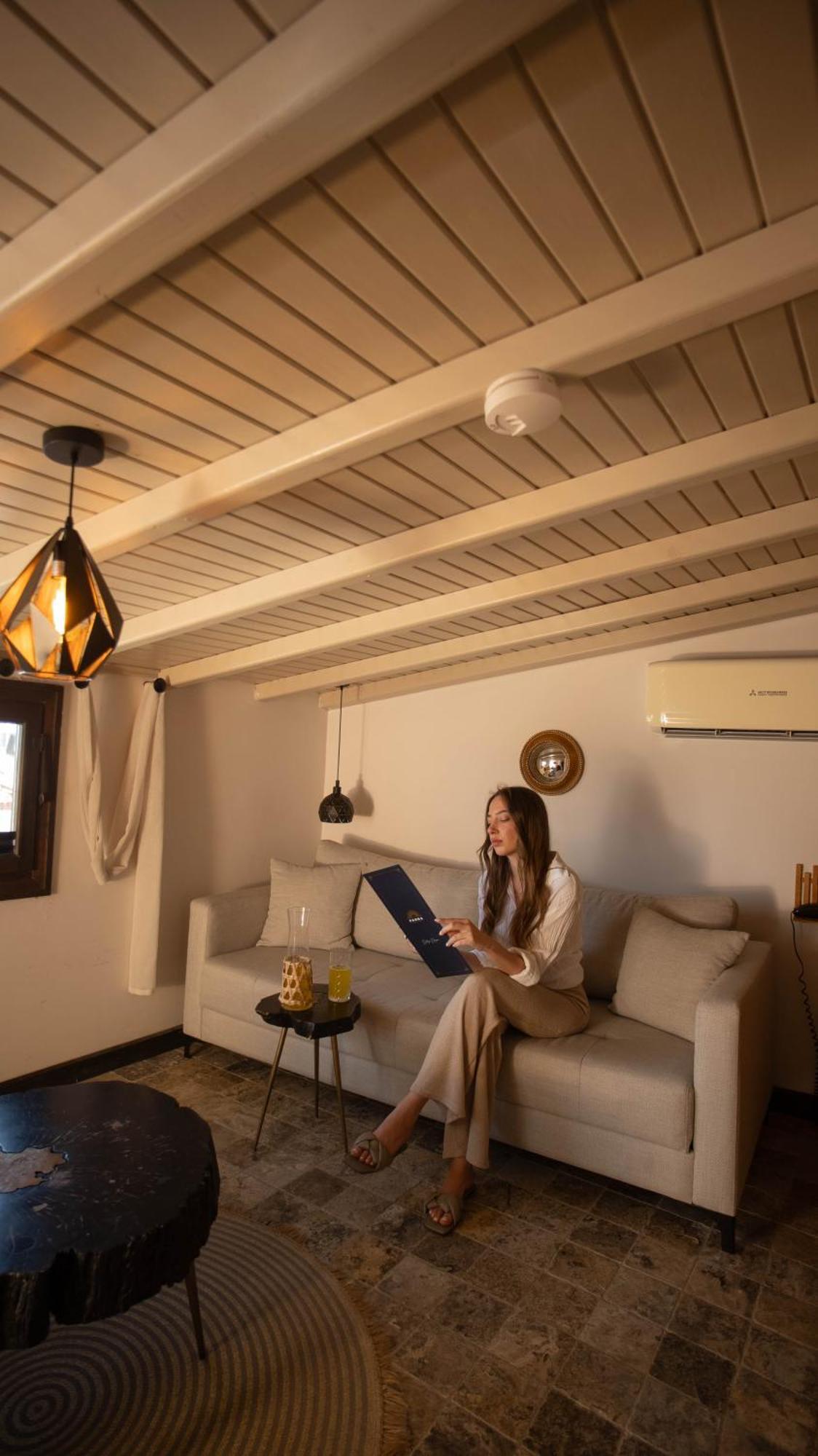 Parna Hotel Cunda Habitación foto